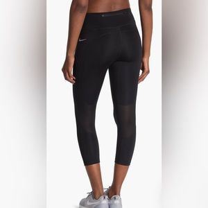 Nike Fast High Waisted Crop Leggings | BLACK